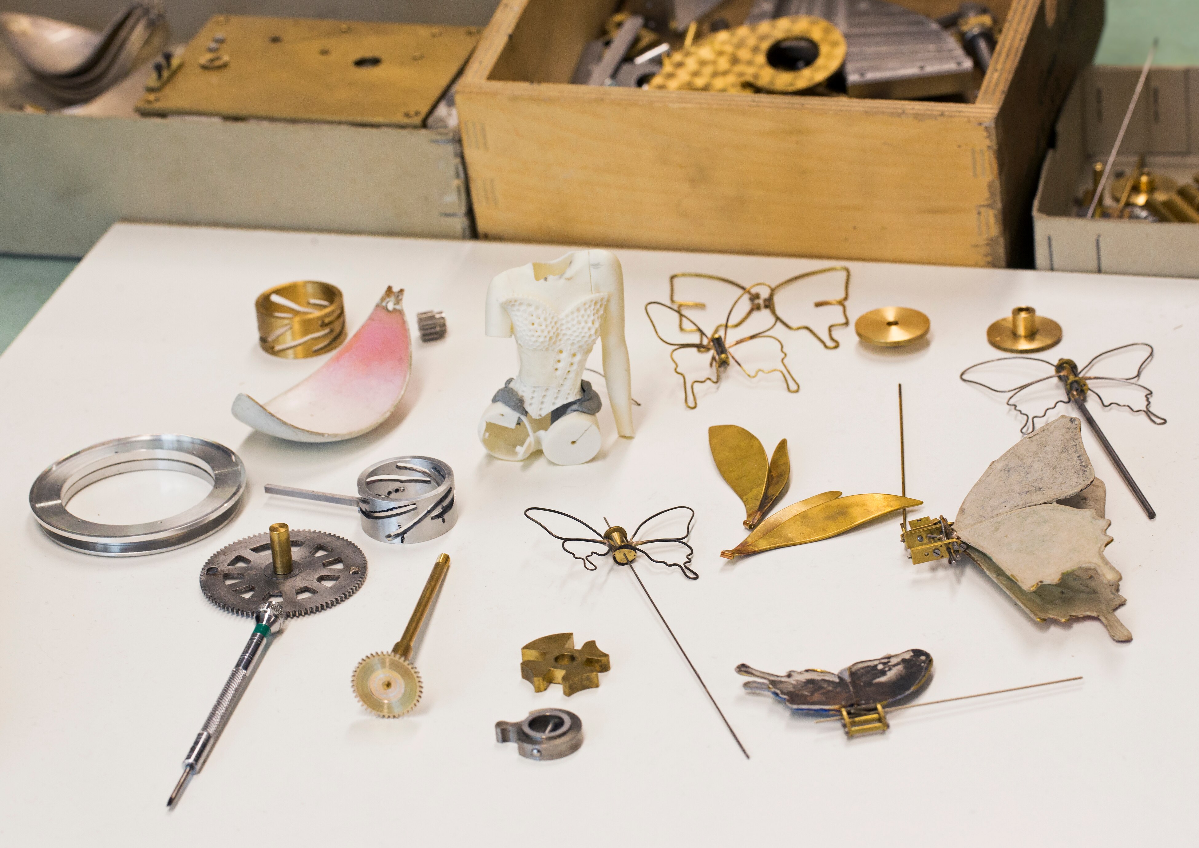 Spare parts of the elements of the Fée Ondine automaton. Extraordinary Object, Van Cleef & Arpels